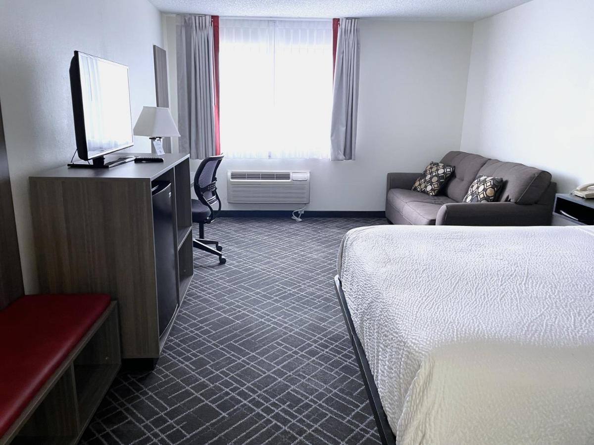 Ramada By Wyndham Motel